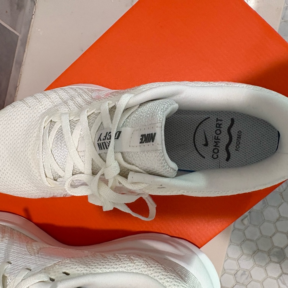 Nike Run Defy Women’s running sneakers - Picture 3 of 5